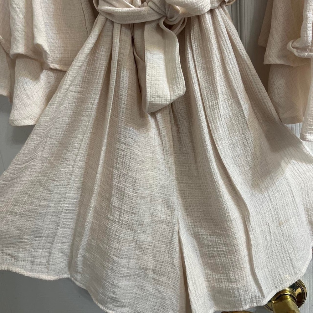 Small FavLux cream romper - Picture 2 of 4